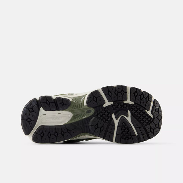 [PC2002CA] PRESCHOOL NEW BALANCE 2002R 'DARK OLIVINE' (PS)
