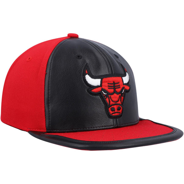 Mens MITCHELL & NESS NBA DAY ONE SNAPBACK BULLS