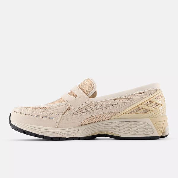 [U1906LNU] MENS NEW BALANCE 1906L LOAFER 'BISQUE'