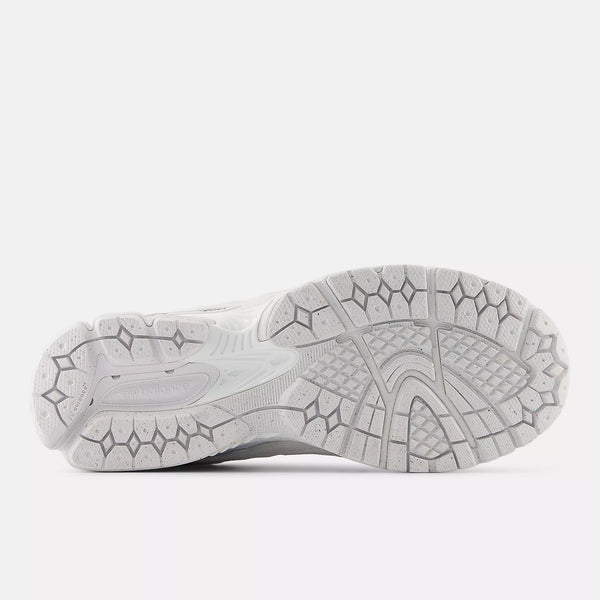 [U2002DXA] MENS NEW BALANCE 2002DX GORE-TEX 'WHITE' PROTECTION PACK