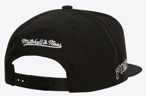 [HS8544-PPIBLCK] MENS MITCHELL & NESS MLB EVERGREEN BLACK WHITE SNAPBACK PIRATES