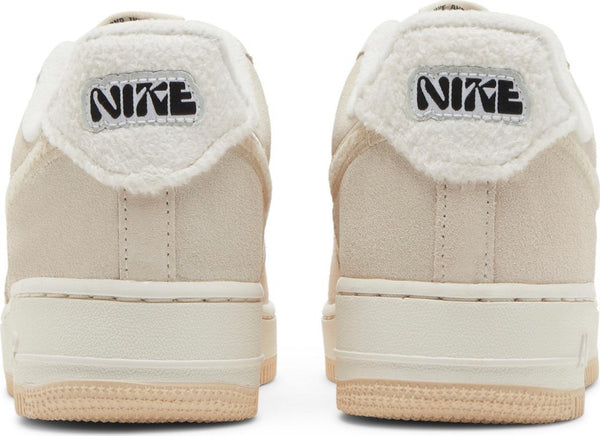 [DQ7583-001] Womens Nike AIR FORCE 1 LOW '07 SE 'SANDDRIFT GUM FLEECE'