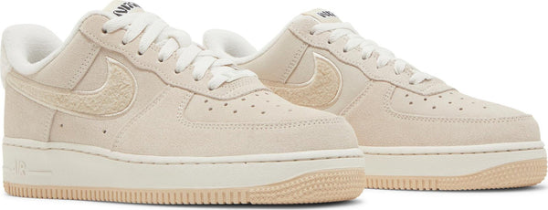 [DQ7583-001] Womens Nike AIR FORCE 1 LOW '07 SE 'SANDDRIFT GUM FLEECE'