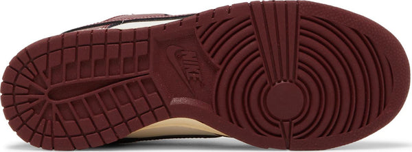 [DV1160-101] Womens Nike Dunk Low SE 'Sisterhood Sail Team Red' (W)