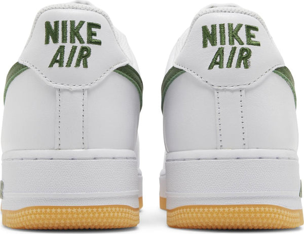 [FD7039-101] Mens Nike AIR FORCE 1 LOW RETRO QS 'COLOR OF THE MONTH WHITE FOREST GREEN'
