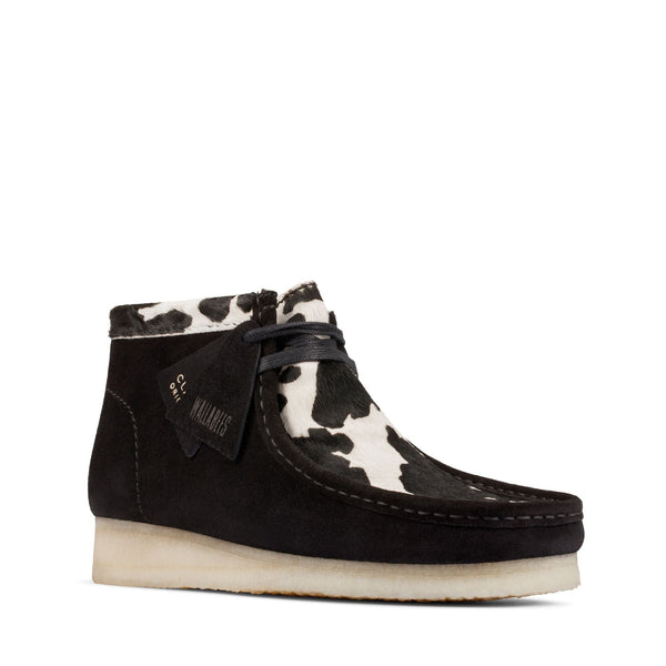 [26154810] Mens Clarks WALLABEE BOOT BLACK COW PRINT