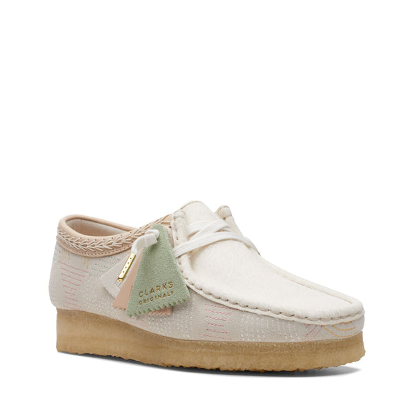 [26165918] Mens Clarks WALLABEE 'OFF WHITE HAIRY 6'