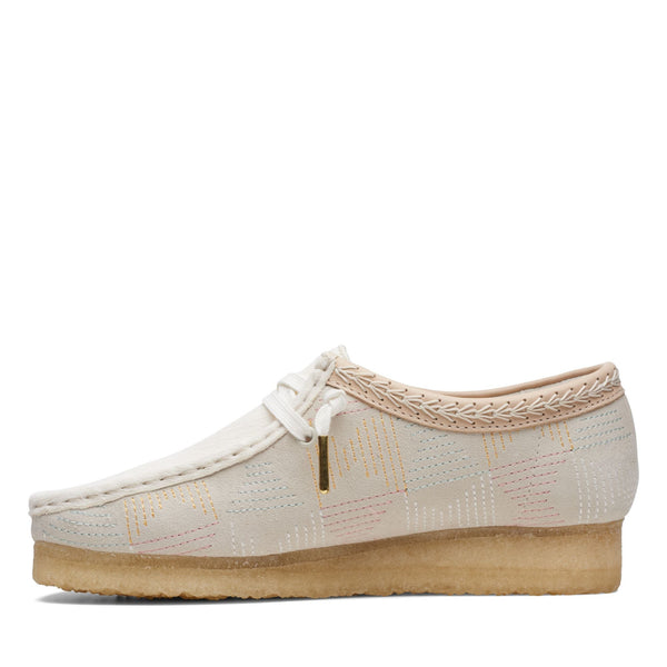 [26165918] Mens Clarks WALLABEE 'OFF WHITE HAIRY 6'