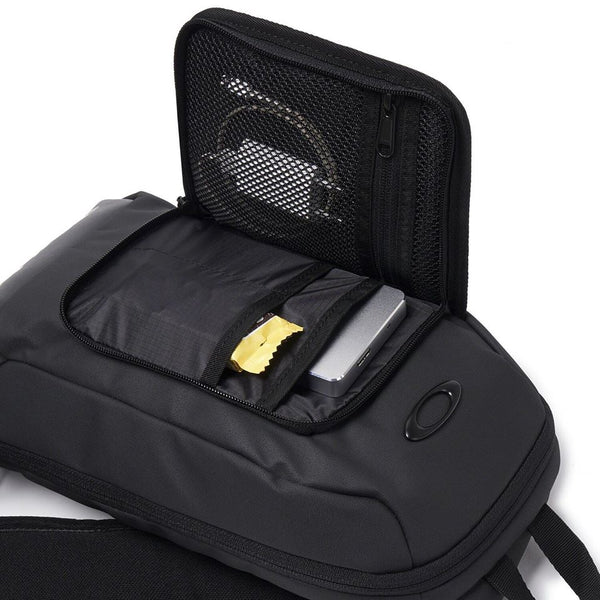 [921536-02E] Mens Oakley Training One Shoulder Bag