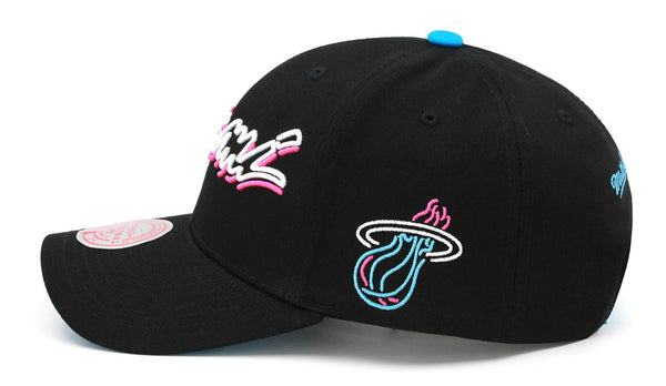 [6LSSMO19315-MHEBLCK] MENS NBA MIAMI HEAT NEON VICE LIGHTS WORDMARK LOW SNAPBACK