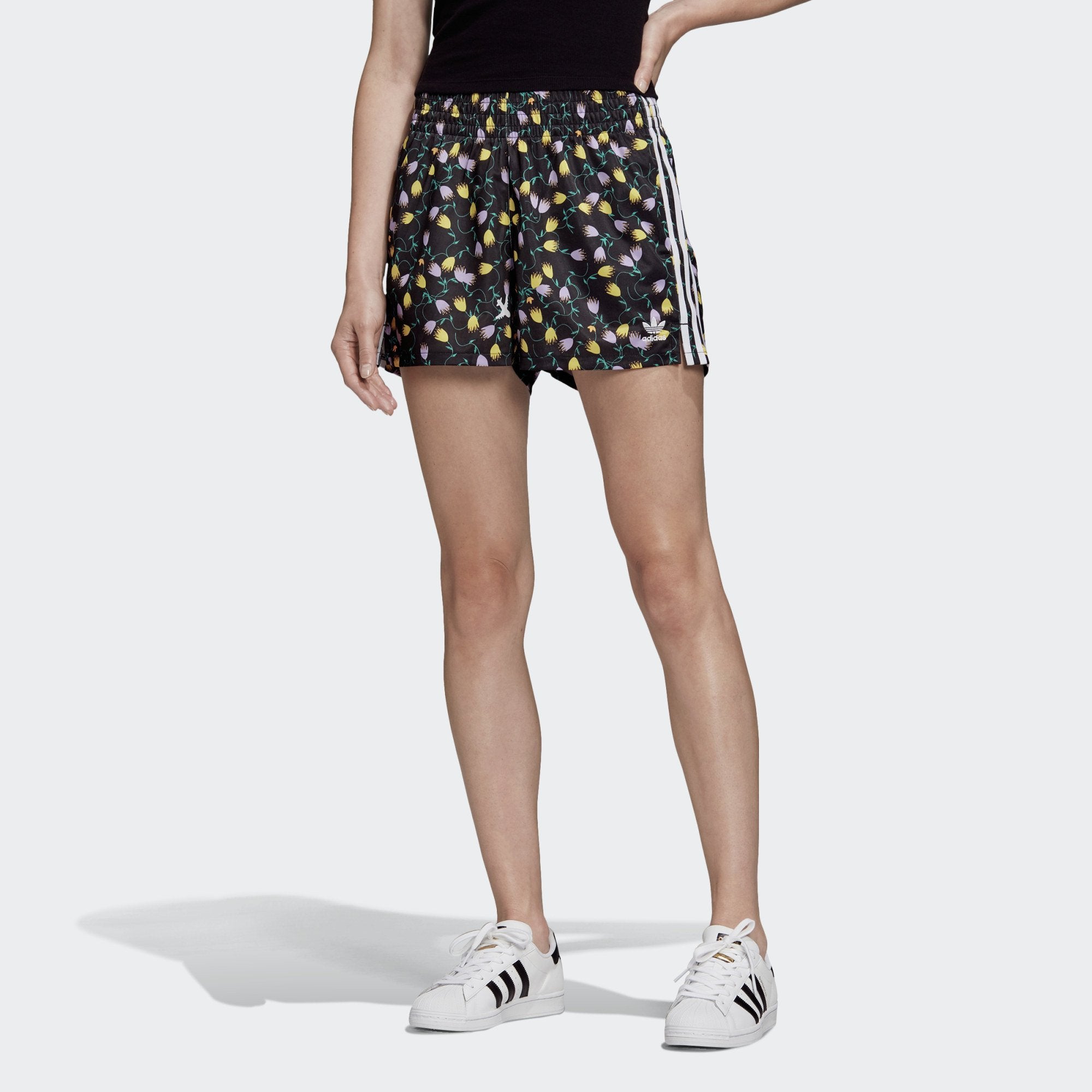 [FL4111] Womens Adidas Originals Allover Print Shorts