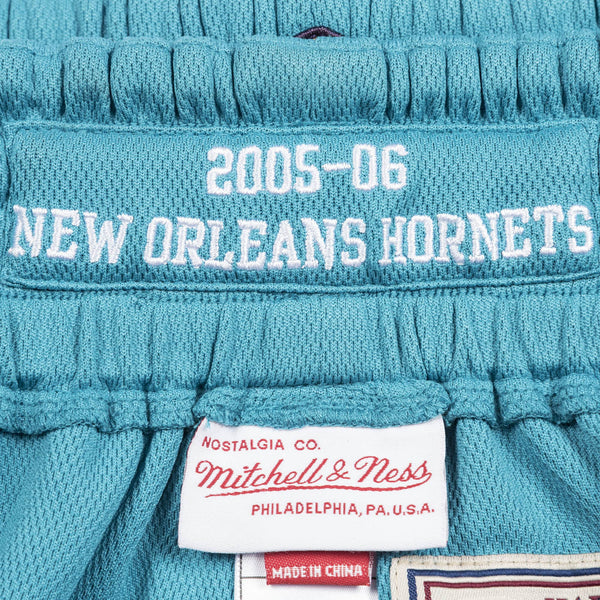 Mens Mitchell & Ness NBA 2005-06 New Orleans Hornets Road Authentic Shorts