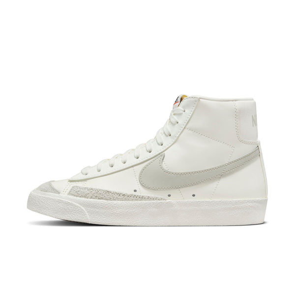 [CZ1055-120] Womens Nike BLAZER MID 77 VINTAGE 'SAIL LIGHT BONE'