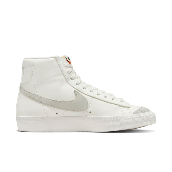 [CZ1055-120] Womens Nike BLAZER MID 77 VINTAGE 'SAIL LIGHT BONE'