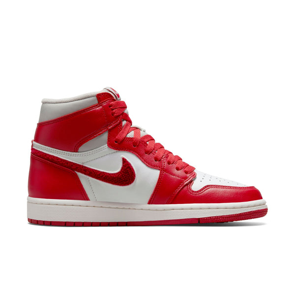 [DJ4891-061] Womens Air Jordan RETRO 1 HIGH OG 'VARSITY RED' (W)