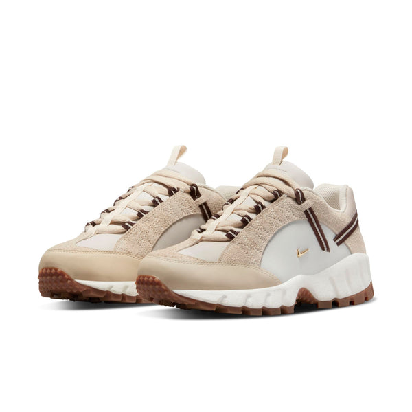 [DR0420-001] Womens Nike Air Humara LX 'Jacquemus Light Bone Gold'