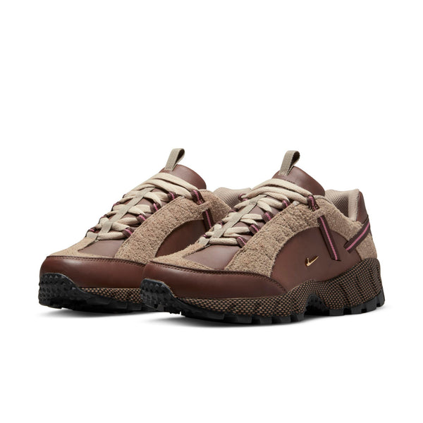 [DR0420-200] Womens Nike AIR HUMARA LX 'JACQUEMUS ALE BROWN GOLD'