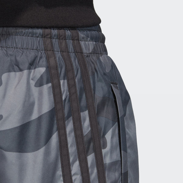 [ED6985] Mens Adidas Originals Camouflage Woven Pants