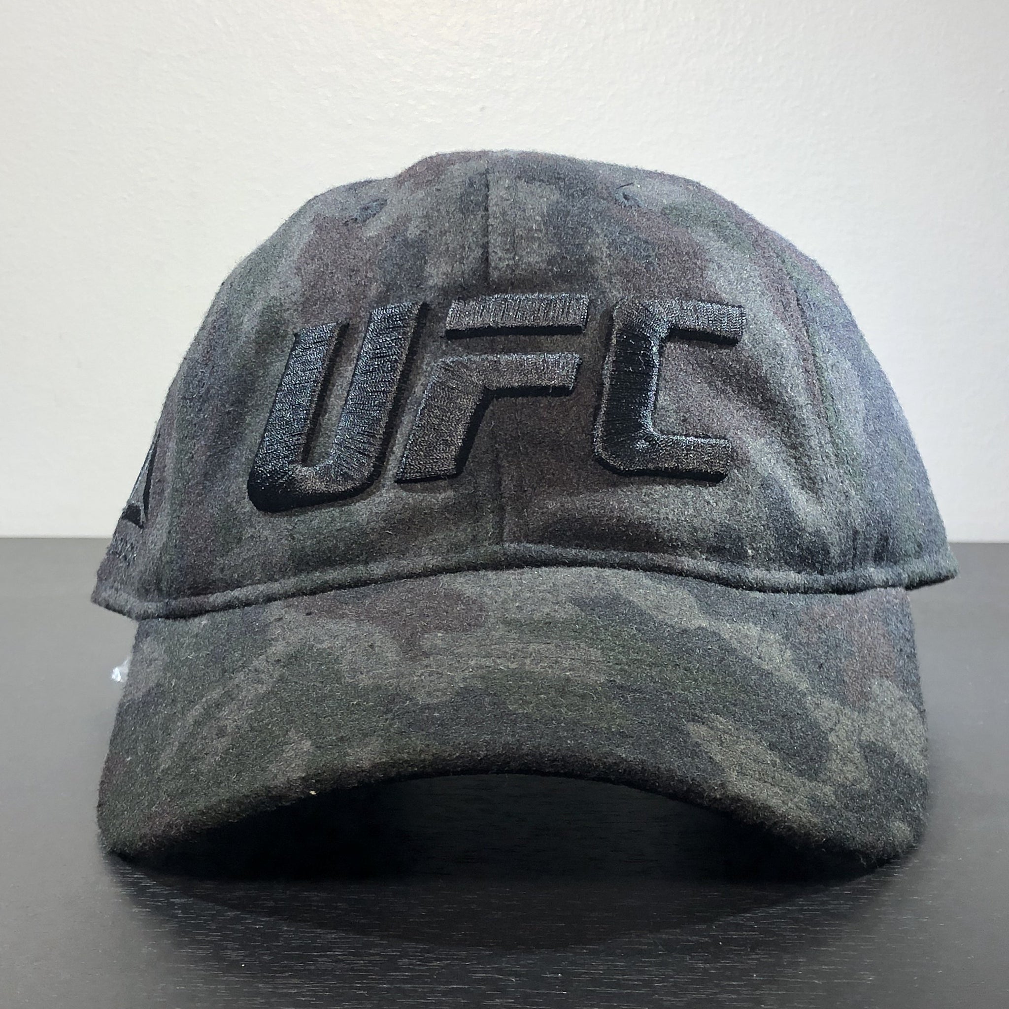 [QB29Z] UFC Adjustable Slouch Strapback Hat - Grey | Black Camo