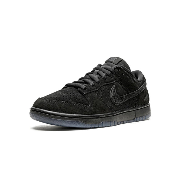 [DO9329-001] Mens Nike NBHD X Undefeated Dunk Low SP