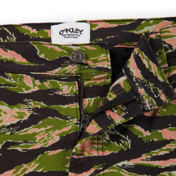 [422622-98T] Mens Oakley Tiger Camo Cargo Pant TNP