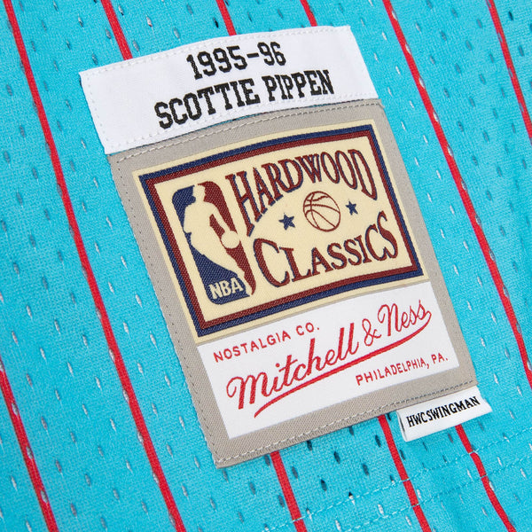 Mens Mitchell & Ness NBA Reload 2.0 Swingman Jersey Bulls 1995 Scottie Pippen