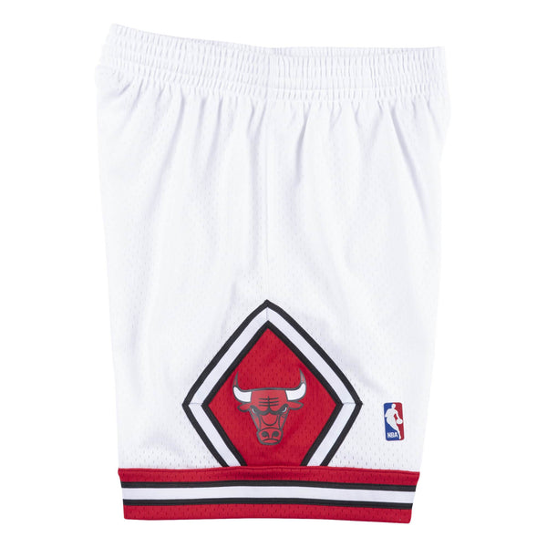 Mens Mitchell & Ness NBA Swingman Shorts 1997-98 Chicago Bulls